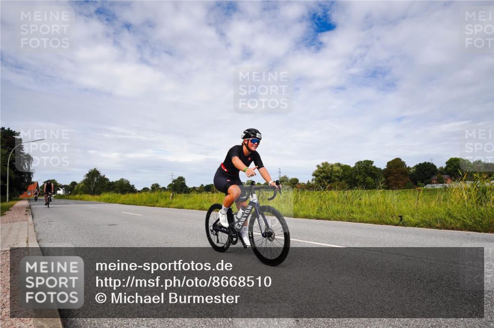31.08.2025 - Elbe Triathlon Hamburg Michael Burmester http://msf.ph/oto/8668510 31.08.2025 11:14:55 Radfahren 1345, 1475, 1594 meine-sportfotos.de