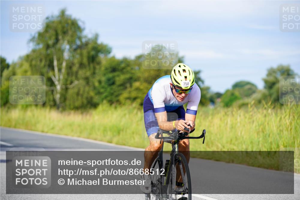 31.08.2025 - Elbe Triathlon Hamburg Michael Burmester http://msf.ph/oto/8668512 31.08.2025 09:47:40 Radfahren 657, 674, 754, 828, 850, 912 meine-sportfotos.de