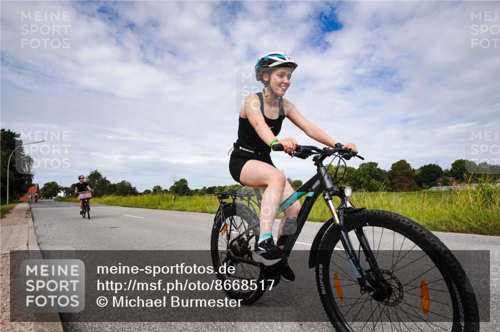 31.08.2025 - Elbe Triathlon Hamburg Michael Burmester http://msf.ph/oto/8668517 31.08.2025 11:15:06 Radfahren 1383, 1457, 1616, 1617 meine-sportfotos.de
