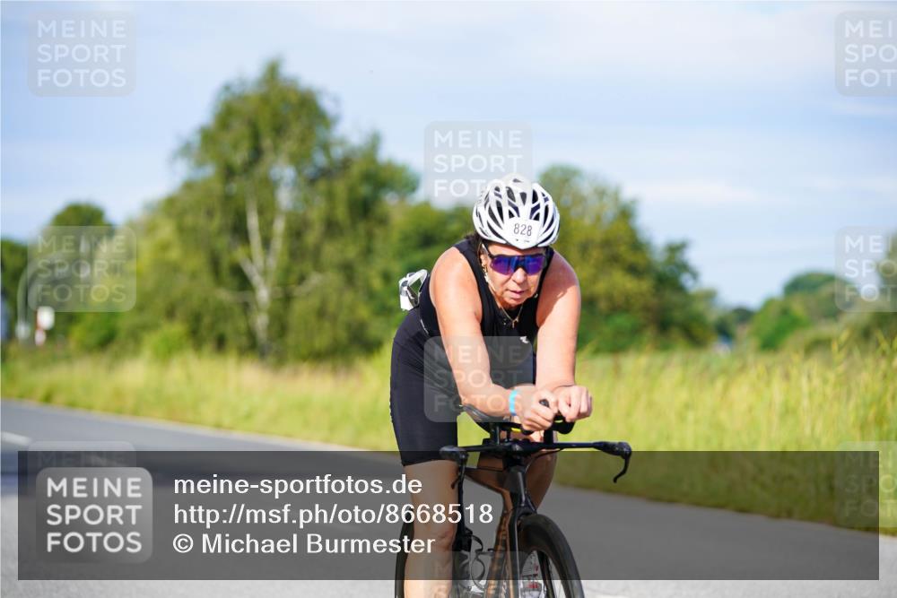 31.08.2025 - Elbe Triathlon Hamburg Michael Burmester http://msf.ph/oto/8668518 31.08.2025 09:47:41 Radfahren 657, 674, 754, 828, 850, 912 meine-sportfotos.de