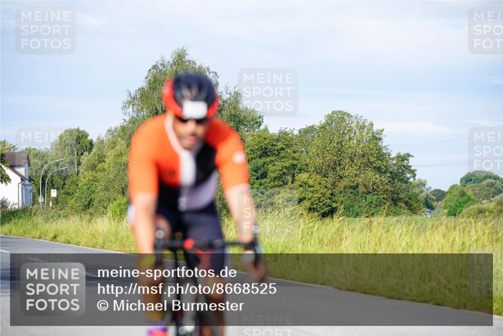 31.08.2025 - Elbe Triathlon Hamburg Michael Burmester http://msf.ph/oto/8668525 31.08.2025 09:47:47 Radfahren 256, 374, 413, 674, 912 meine-sportfotos.de
