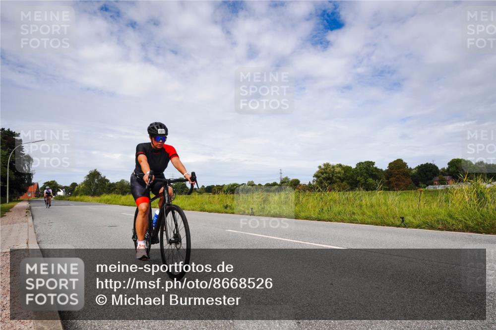 31.08.2025 - Elbe Triathlon Hamburg Michael Burmester http://msf.ph/oto/8668526 31.08.2025 11:15:23 Radfahren 1371, 1458 meine-sportfotos.de