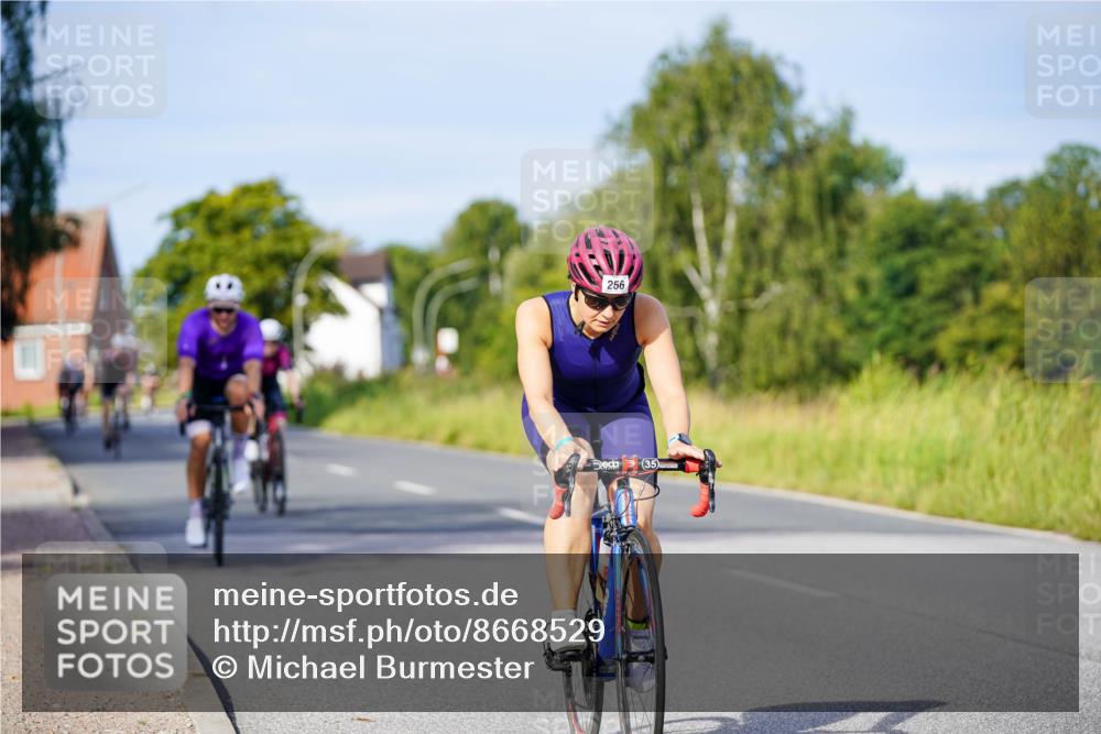 31.08.2025 - Elbe Triathlon Hamburg Michael Burmester http://msf.ph/oto/8668529 31.08.2025 09:47:49 Radfahren 256, 374, 413, 495, 674 meine-sportfotos.de