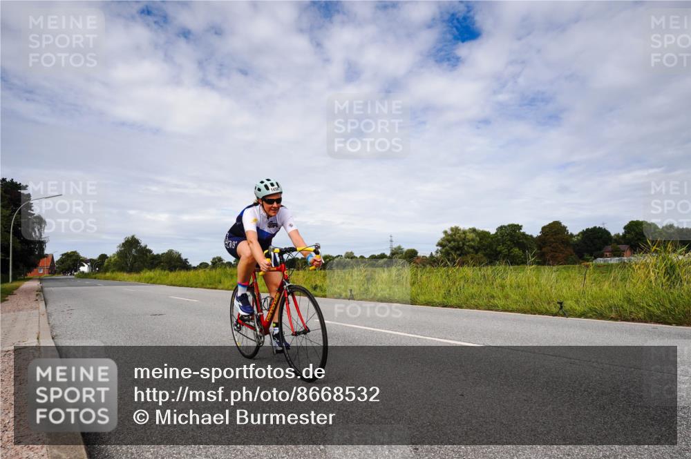 31.08.2025 - Elbe Triathlon Hamburg Michael Burmester http://msf.ph/oto/8668532 31.08.2025 11:15:26 Radfahren 1371, 1458 meine-sportfotos.de