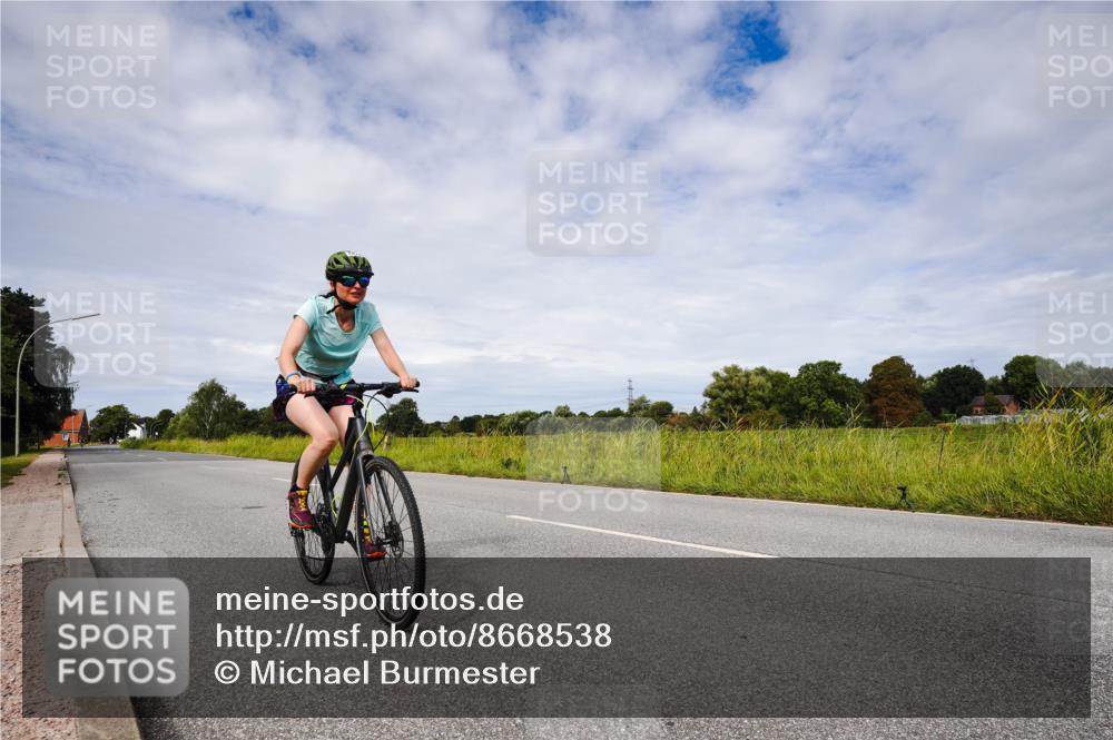 31.08.2025 - Elbe Triathlon Hamburg Michael Burmester http://msf.ph/oto/8668538 31.08.2025 11:15:50 Radfahren 1414, 1420 meine-sportfotos.de