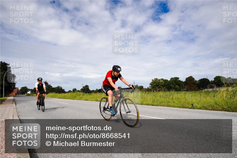 31.08.2025 - Elbe Triathlon Hamburg Michael Burmester http://msf.ph/oto/8668541 31.08.2025 11:16:04 Radfahren 1353, 1358, 1497 meine-sportfotos.de