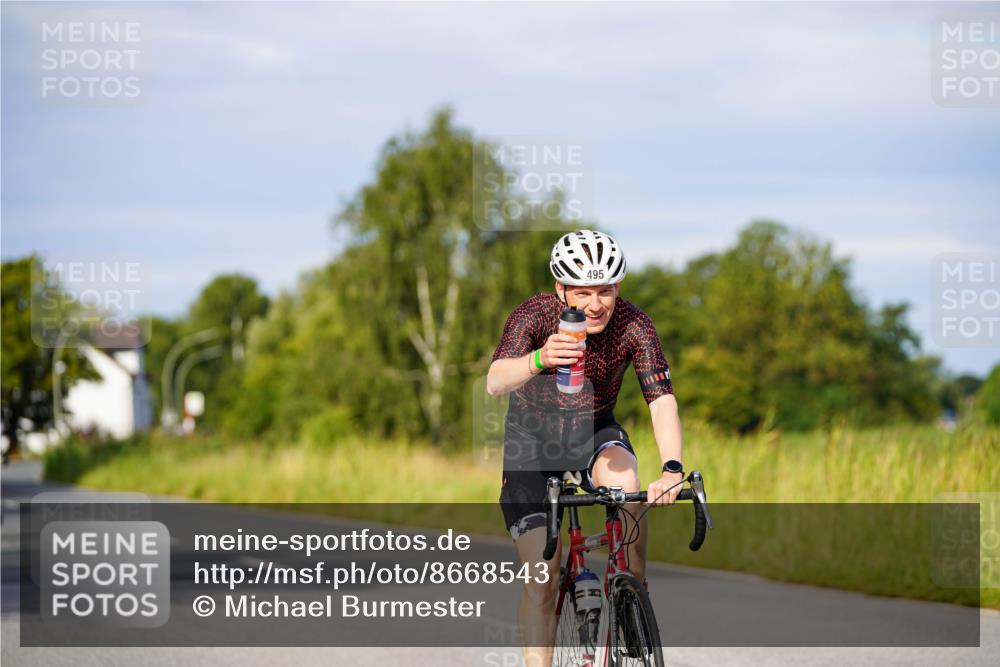 31.08.2025 - Elbe Triathlon Hamburg Michael Burmester http://msf.ph/oto/8668543 31.08.2025 09:47:55 Radfahren 285, 374, 495, 568, 790 meine-sportfotos.de