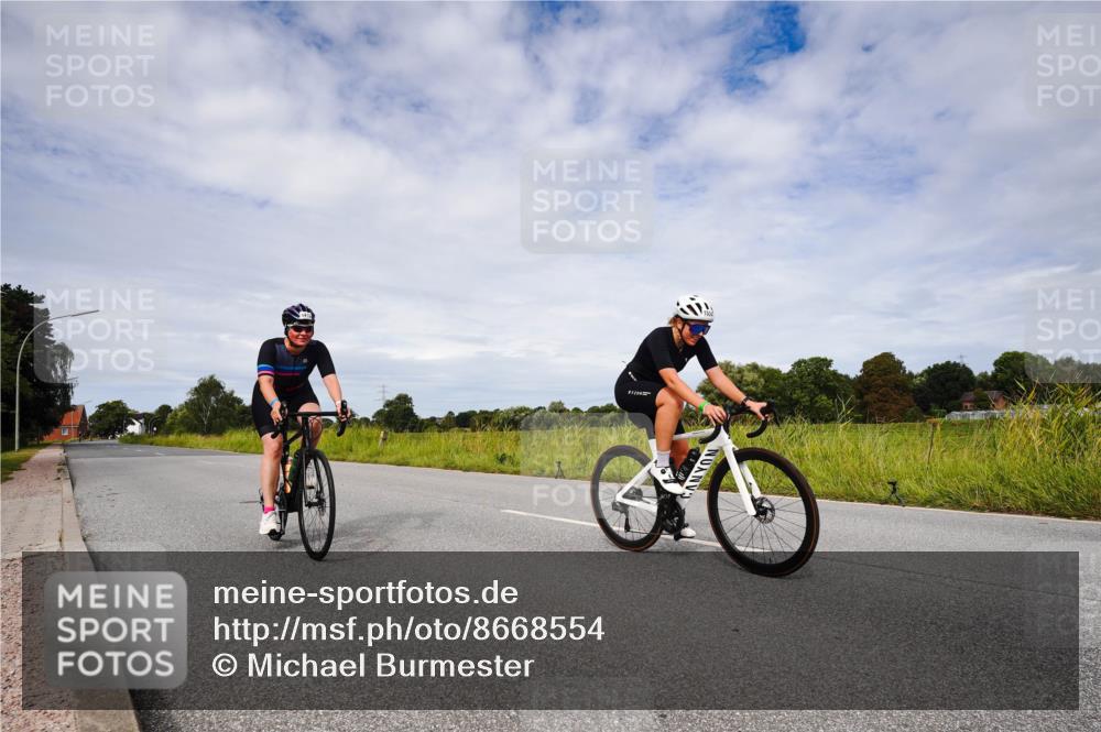 31.08.2025 - Elbe Triathlon Hamburg Michael Burmester http://msf.ph/oto/8668554 31.08.2025 11:16:38 Radfahren 1415, 1534 meine-sportfotos.de