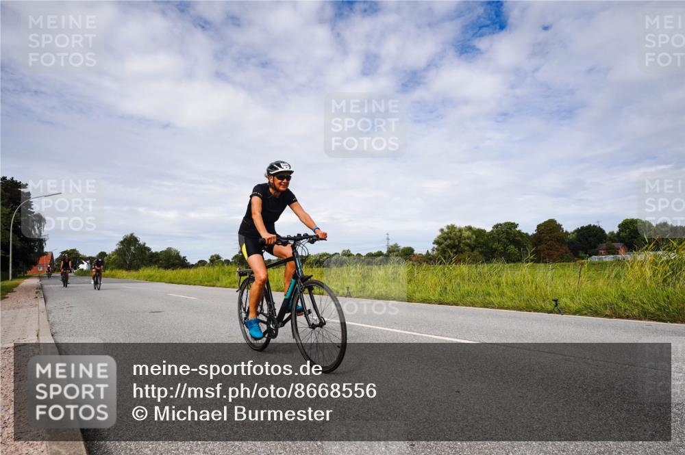 31.08.2025 - Elbe Triathlon Hamburg Michael Burmester http://msf.ph/oto/8668556 31.08.2025 11:16:56 Radfahren 1356, 1441, 1493, 1580 meine-sportfotos.de