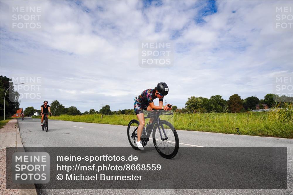 31.08.2025 - Elbe Triathlon Hamburg Michael Burmester http://msf.ph/oto/8668559 31.08.2025 11:16:58 Radfahren 1356, 1441, 1493, 1580, 1588 meine-sportfotos.de