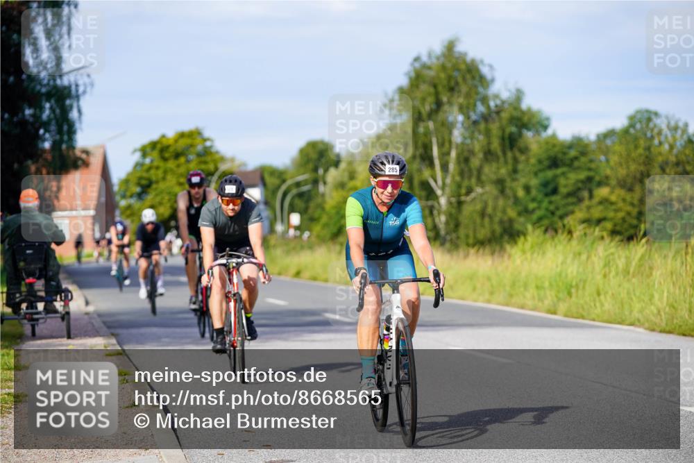 31.08.2025 - Elbe Triathlon Hamburg Michael Burmester http://msf.ph/oto/8668565 31.08.2025 09:48:01 Radfahren 285, 315, 528, 568, 781, 790, 901 meine-sportfotos.de