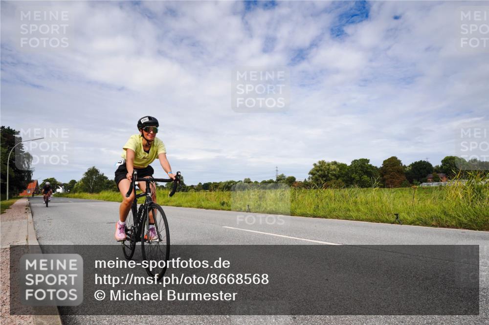 31.08.2025 - Elbe Triathlon Hamburg Michael Burmester http://msf.ph/oto/8668568 31.08.2025 11:17:23 Radfahren 1357, 1576 meine-sportfotos.de