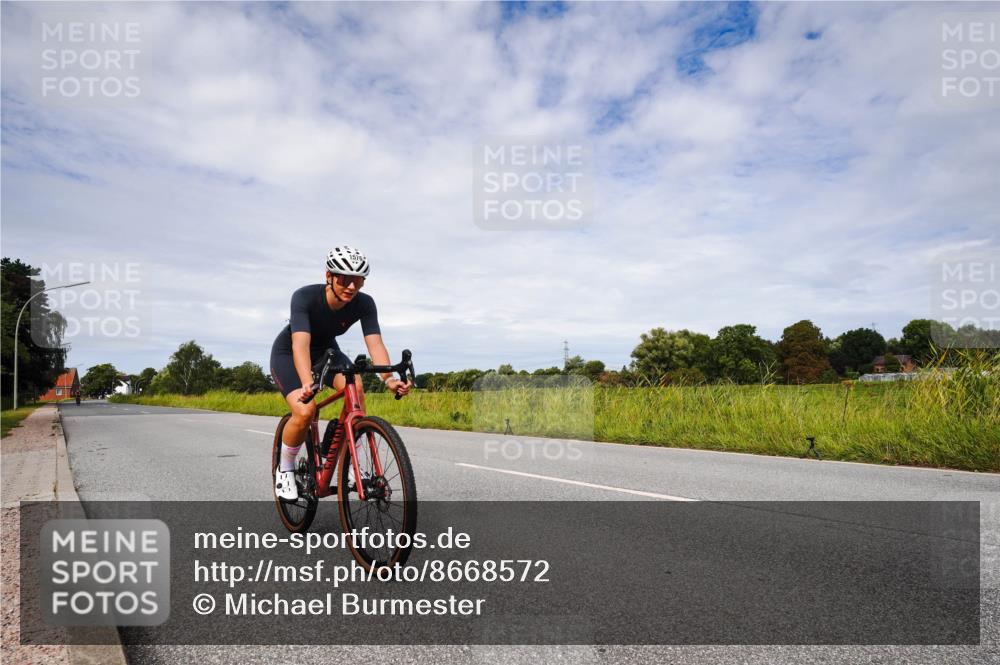 31.08.2025 - Elbe Triathlon Hamburg Michael Burmester http://msf.ph/oto/8668572 31.08.2025 11:17:25 Radfahren 1357, 1576 meine-sportfotos.de