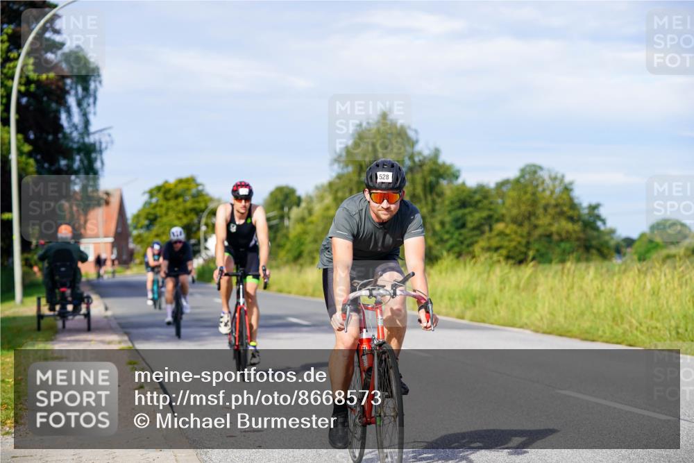 31.08.2025 - Elbe Triathlon Hamburg Michael Burmester http://msf.ph/oto/8668573 31.08.2025 09:48:03 Radfahren 285, 315, 528, 568, 781, 901 meine-sportfotos.de