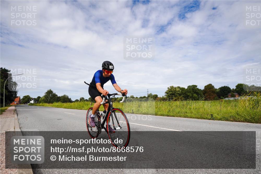 31.08.2025 - Elbe Triathlon Hamburg Michael Burmester http://msf.ph/oto/8668576 31.08.2025 11:17:41 Radfahren 1592 meine-sportfotos.de