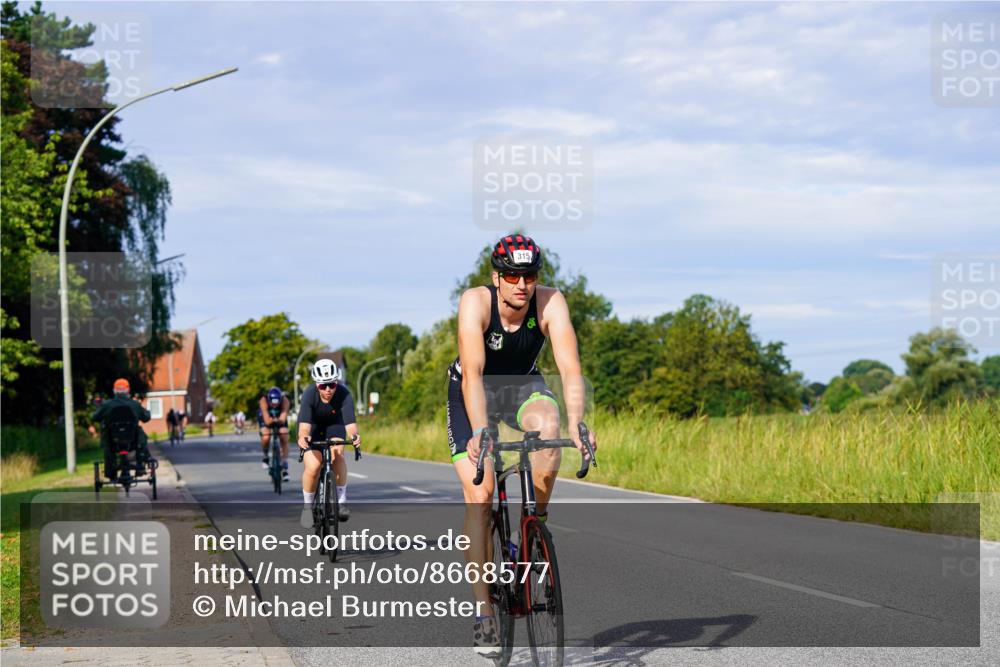 31.08.2025 - Elbe Triathlon Hamburg Michael Burmester http://msf.ph/oto/8668577 31.08.2025 09:48:04 Radfahren 285, 315, 528, 781, 901 meine-sportfotos.de