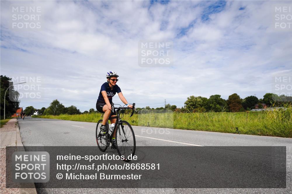 31.08.2025 - Elbe Triathlon Hamburg Michael Burmester http://msf.ph/oto/8668581 31.08.2025 11:17:54 Radfahren 1351, 1417, 1584 meine-sportfotos.de
