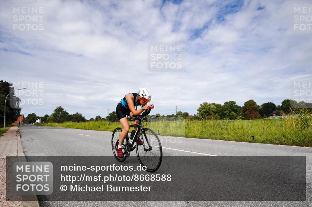 31.08.2025 - Elbe Triathlon Hamburg Michael Burmester http://msf.ph/oto/8668588 31.08.2025 11:18:06 Radfahren 1610 meine-sportfotos.de