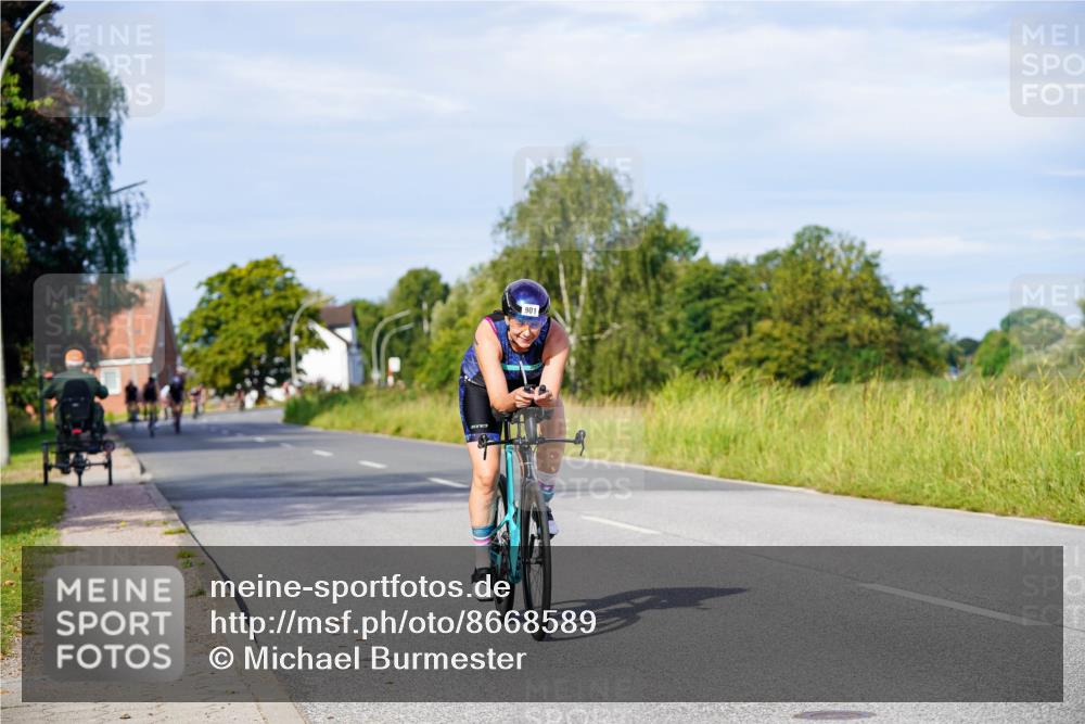 31.08.2025 - Elbe Triathlon Hamburg Michael Burmester http://msf.ph/oto/8668589 31.08.2025 09:48:06 Radfahren 315, 425, 528, 781, 901 meine-sportfotos.de