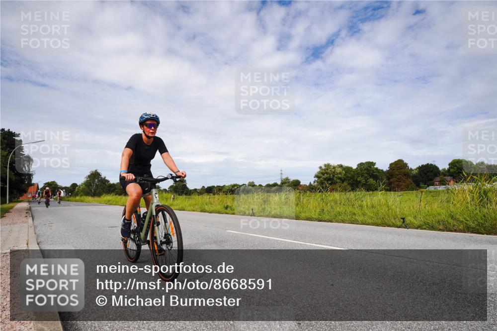 31.08.2025 - Elbe Triathlon Hamburg Michael Burmester http://msf.ph/oto/8668591 31.08.2025 11:18:18 Radfahren 1426, 1459, 1512, 1519 meine-sportfotos.de