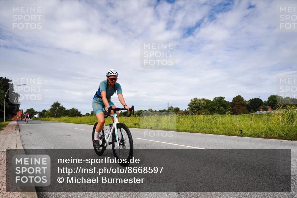 31.08.2025 - Elbe Triathlon Hamburg Michael Burmester http://msf.ph/oto/8668597 31.08.2025 11:18:23 Radfahren 1391, 1399, 1426, 1512, 1519 meine-sportfotos.de