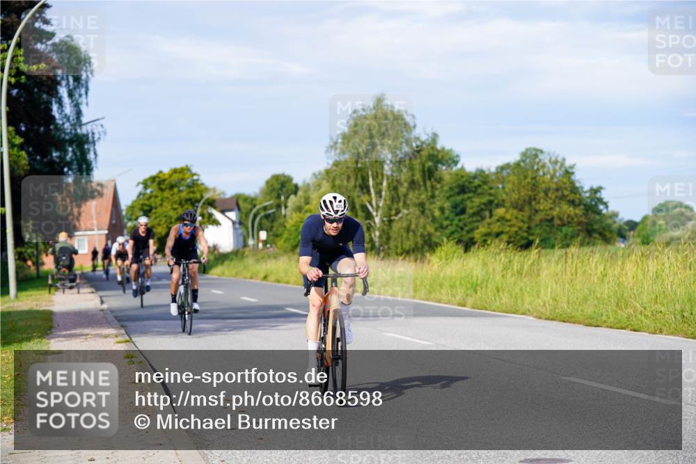 31.08.2025 - Elbe Triathlon Hamburg Michael Burmester http://msf.ph/oto/8668598 31.08.2025 09:48:12 Radfahren 425, 440, 618, 807, 880 meine-sportfotos.de