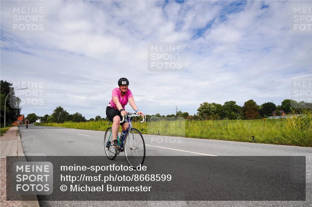 31.08.2025 - Elbe Triathlon Hamburg Michael Burmester http://msf.ph/oto/8668599 31.08.2025 11:18:27 Radfahren 1391, 1399 meine-sportfotos.de