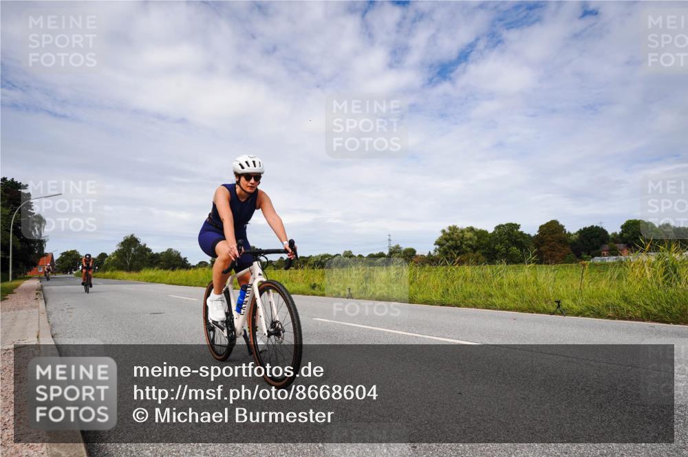 31.08.2025 - Elbe Triathlon Hamburg Michael Burmester http://msf.ph/oto/8668604 31.08.2025 11:18:39 Radfahren 1362, 1423, 1612 meine-sportfotos.de