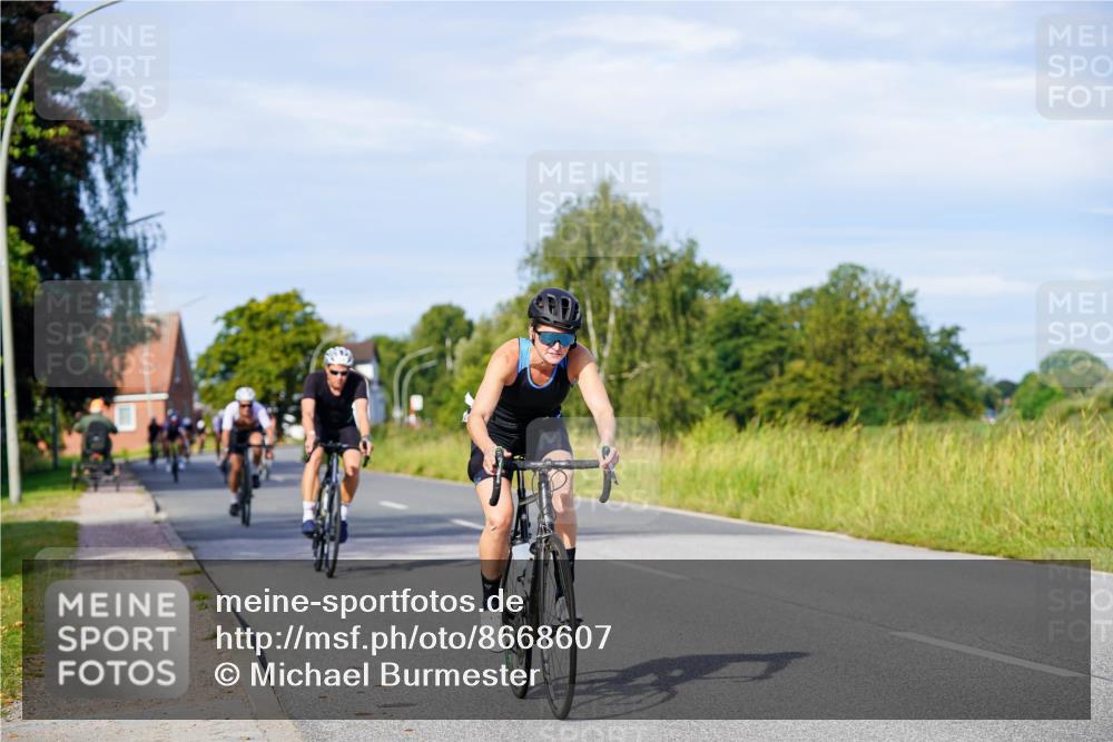 31.08.2025 - Elbe Triathlon Hamburg Michael Burmester http://msf.ph/oto/8668607 31.08.2025 09:48:14 Radfahren 425, 440, 510, 577, 618, 713, 807, 880 meine-sportfotos.de