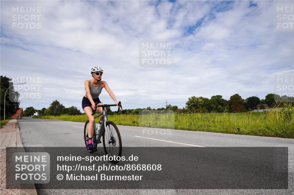 31.08.2025 - Elbe Triathlon Hamburg Michael Burmester http://msf.ph/oto/8668608 31.08.2025 11:18:45 Radfahren 1362 meine-sportfotos.de