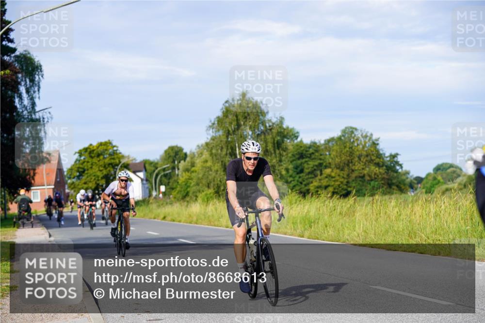 31.08.2025 - Elbe Triathlon Hamburg Michael Burmester http://msf.ph/oto/8668613 31.08.2025 09:48:15 Radfahren 425, 440, 510, 577, 618, 713, 746, 807, 880 meine-sportfotos.de