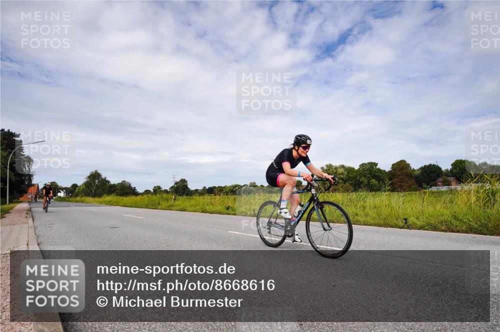 31.08.2025 - Elbe Triathlon Hamburg Michael Burmester http://msf.ph/oto/8668616 31.08.2025 11:19:08 Radfahren 1369, 1397 meine-sportfotos.de