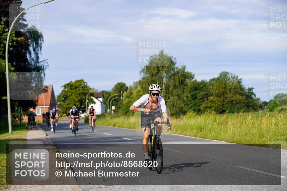 31.08.2025 - Elbe Triathlon Hamburg Michael Burmester http://msf.ph/oto/8668620 31.08.2025 09:48:16 Radfahren 425, 440, 510, 577, 618, 713, 746, 807, 880 meine-sportfotos.de