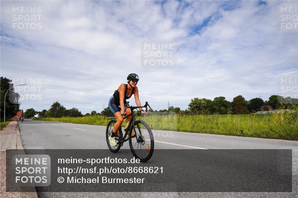 31.08.2025 - Elbe Triathlon Hamburg Michael Burmester http://msf.ph/oto/8668621 31.08.2025 11:19:16 Radfahren 1385, 1567 meine-sportfotos.de