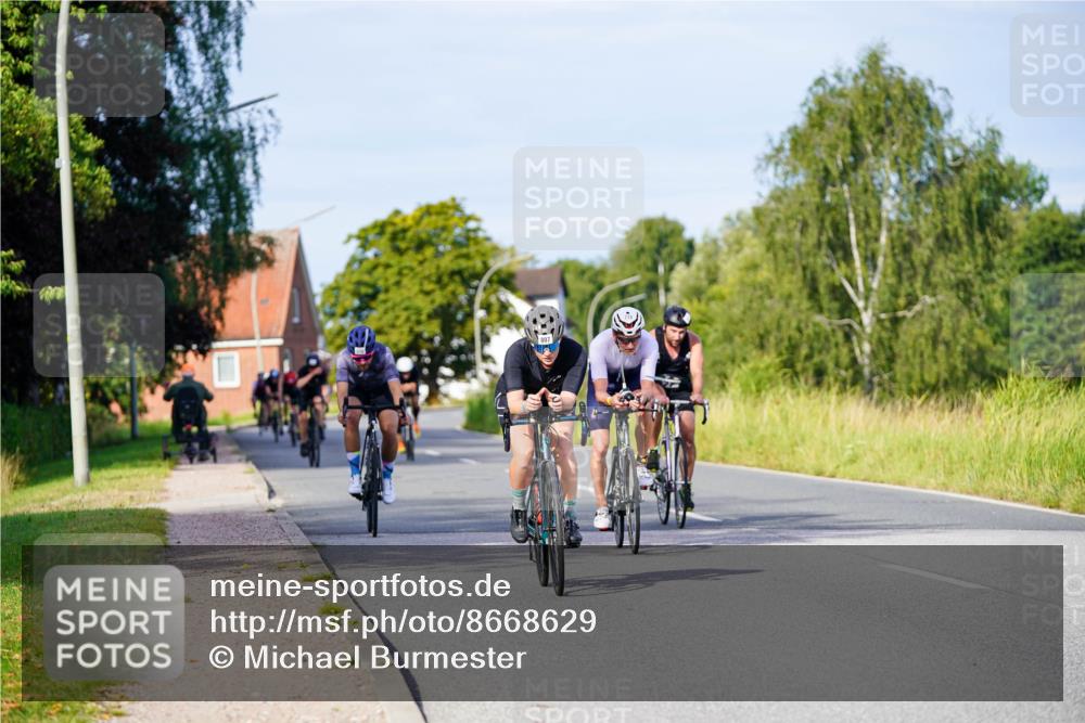 31.08.2025 - Elbe Triathlon Hamburg Michael Burmester http://msf.ph/oto/8668629 31.08.2025 09:48:18 Radfahren 440, 510, 577, 618, 713, 746, 807, 902 meine-sportfotos.de