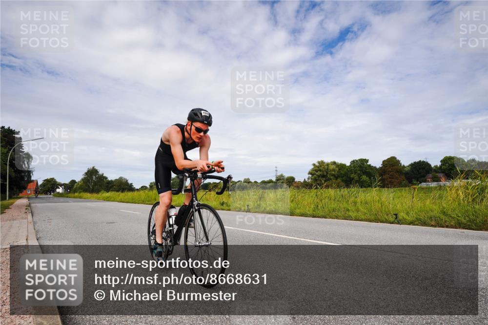 31.08.2025 - Elbe Triathlon Hamburg Michael Burmester http://msf.ph/oto/8668631 31.08.2025 11:19:48 Radfahren 1597, 1609 meine-sportfotos.de