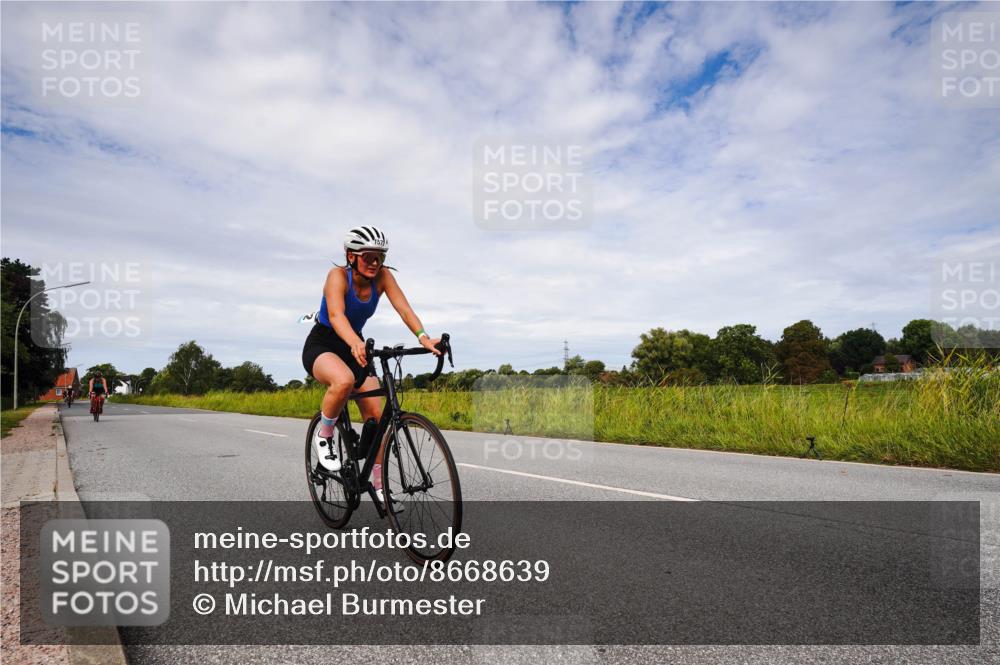 31.08.2025 - Elbe Triathlon Hamburg Michael Burmester http://msf.ph/oto/8668639 31.08.2025 11:20:08 Radfahren 1348, 1453, 1572 meine-sportfotos.de