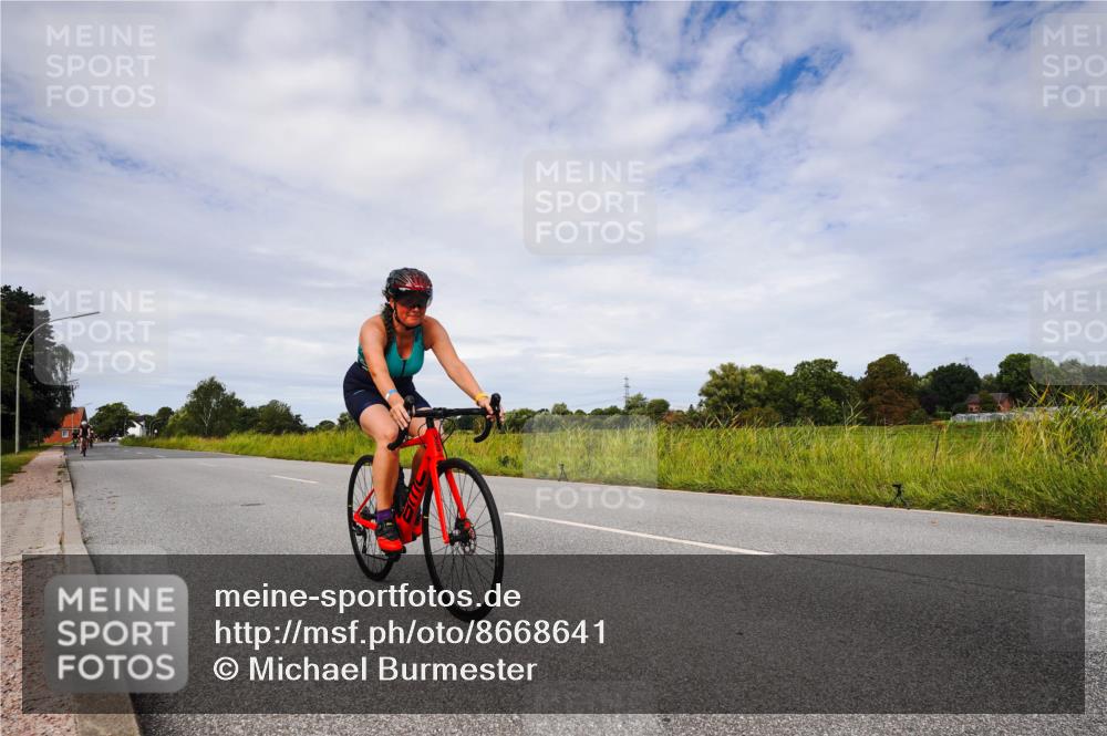 31.08.2025 - Elbe Triathlon Hamburg Michael Burmester http://msf.ph/oto/8668641 31.08.2025 11:20:10 Radfahren 1348, 1453, 1572, 1586 meine-sportfotos.de
