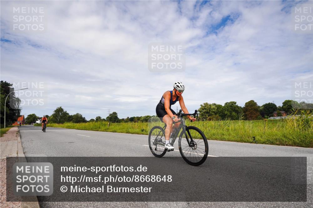 31.08.2025 - Elbe Triathlon Hamburg Michael Burmester http://msf.ph/oto/8668648 31.08.2025 11:20:19 Radfahren 1536, 1571, 1586 meine-sportfotos.de