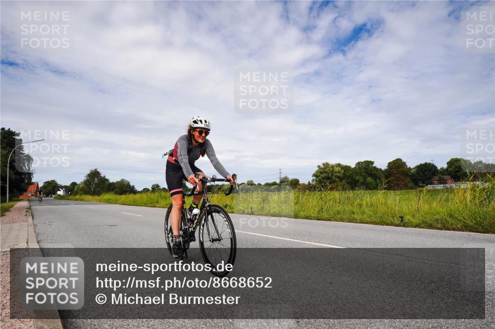 31.08.2025 - Elbe Triathlon Hamburg Michael Burmester http://msf.ph/oto/8668652 31.08.2025 11:20:28 Radfahren 1455, 1553 meine-sportfotos.de