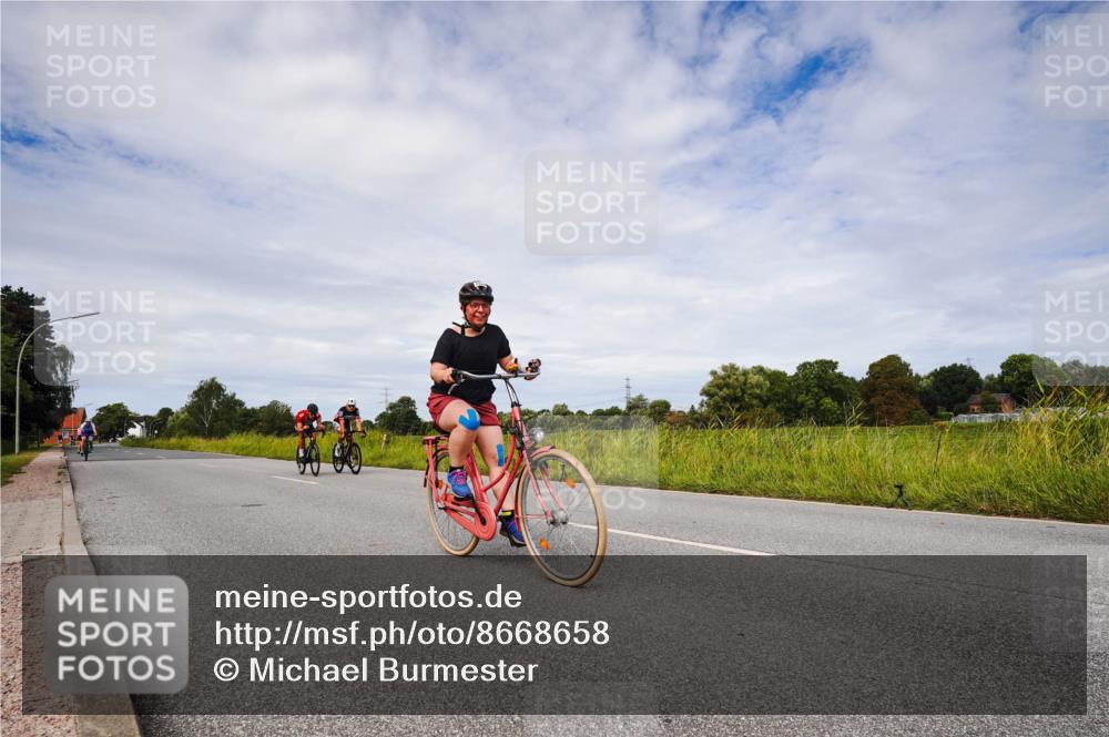 31.08.2025 - Elbe Triathlon Hamburg Michael Burmester http://msf.ph/oto/8668658 31.08.2025 11:20:46 Radfahren 1349, 1507, 1523 meine-sportfotos.de