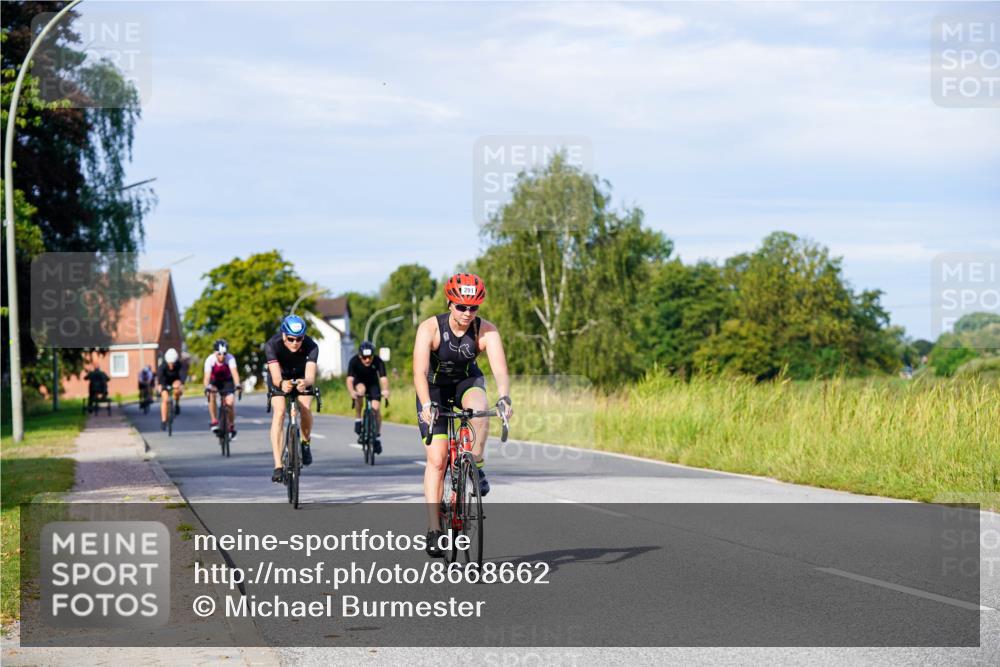 31.08.2025 - Elbe Triathlon Hamburg Michael Burmester http://msf.ph/oto/8668662 31.08.2025 09:48:26 Radfahren 291, 547, 654, 844, 902, 903 meine-sportfotos.de