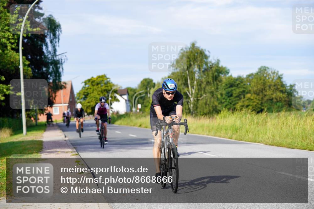 31.08.2025 - Elbe Triathlon Hamburg Michael Burmester http://msf.ph/oto/8668666 31.08.2025 09:48:27 Radfahren 291, 547, 654, 682, 844, 902, 903 meine-sportfotos.de