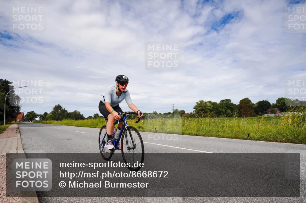 31.08.2025 - Elbe Triathlon Hamburg Michael Burmester http://msf.ph/oto/8668672 31.08.2025 11:21:11 Radfahren 1552 meine-sportfotos.de