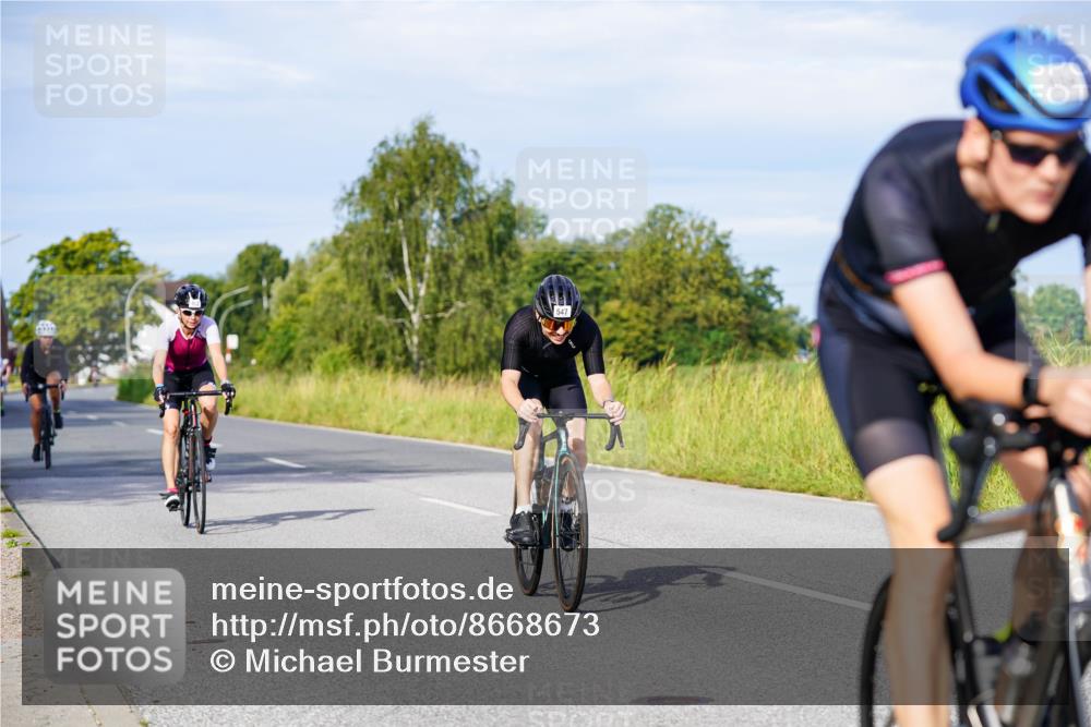 31.08.2025 - Elbe Triathlon Hamburg Michael Burmester http://msf.ph/oto/8668673 31.08.2025 09:48:28 Radfahren 291, 547, 654, 682, 844, 903 meine-sportfotos.de