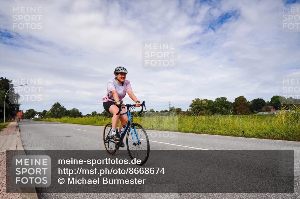 31.08.2025 - Elbe Triathlon Hamburg Michael Burmester http://msf.ph/oto/8668674 31.08.2025 11:21:22 Radfahren 1564 meine-sportfotos.de