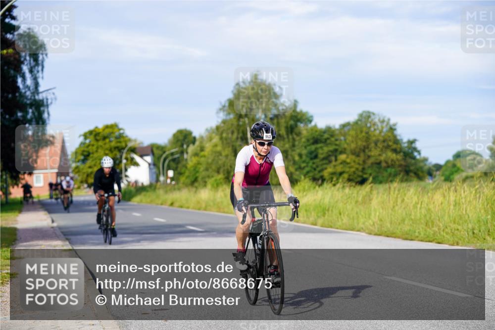 31.08.2025 - Elbe Triathlon Hamburg Michael Burmester http://msf.ph/oto/8668675 31.08.2025 09:48:29 Radfahren 291, 547, 654, 682, 844, 878, 903 meine-sportfotos.de