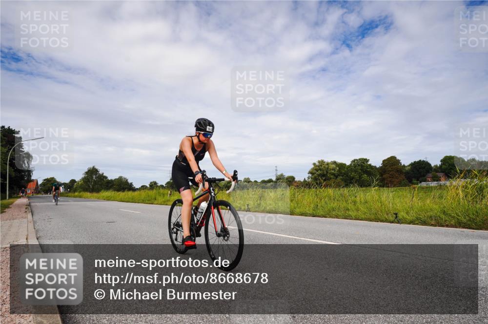 31.08.2025 - Elbe Triathlon Hamburg Michael Burmester http://msf.ph/oto/8668678 31.08.2025 11:21:32 Radfahren 1590, 1613 meine-sportfotos.de