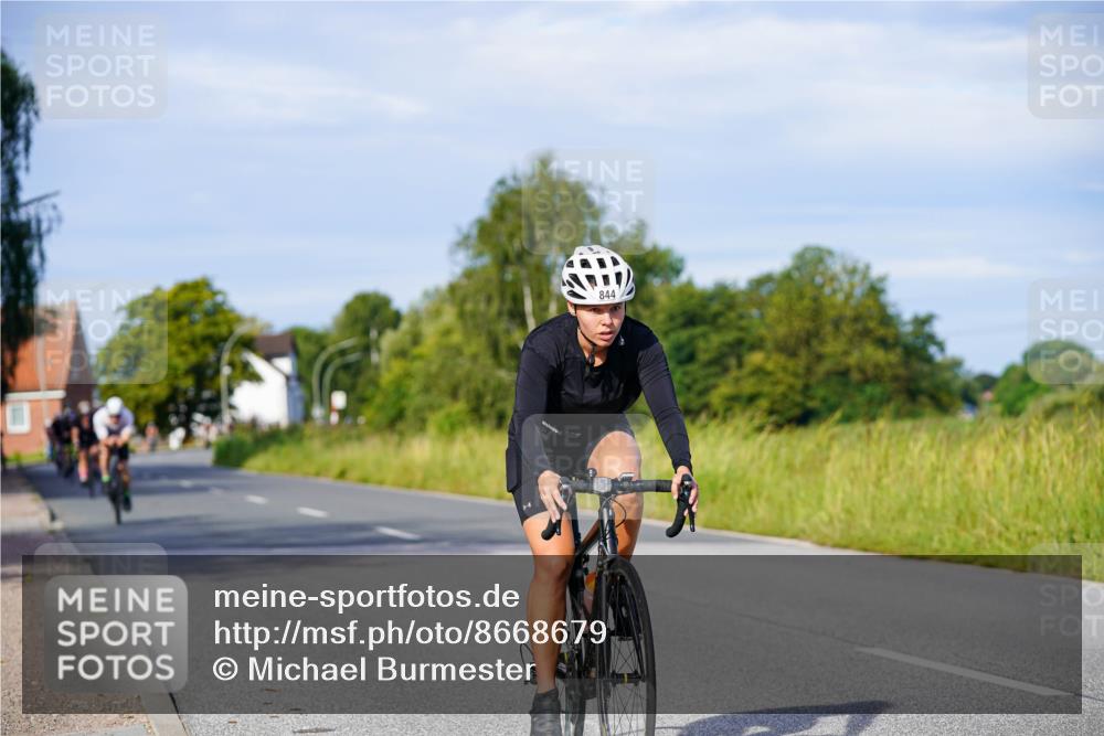 31.08.2025 - Elbe Triathlon Hamburg Michael Burmester http://msf.ph/oto/8668679 31.08.2025 09:48:31 Radfahren 441, 547, 682, 844, 878, 903 meine-sportfotos.de