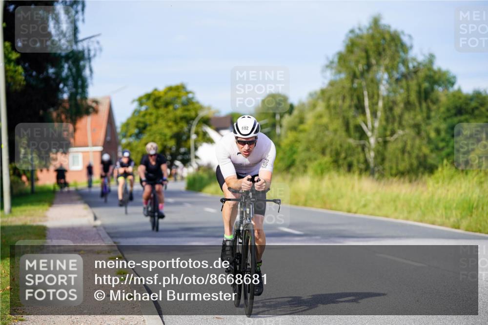 31.08.2025 - Elbe Triathlon Hamburg Michael Burmester http://msf.ph/oto/8668681 31.08.2025 09:48:33 Radfahren 441, 682, 696, 844, 878 meine-sportfotos.de